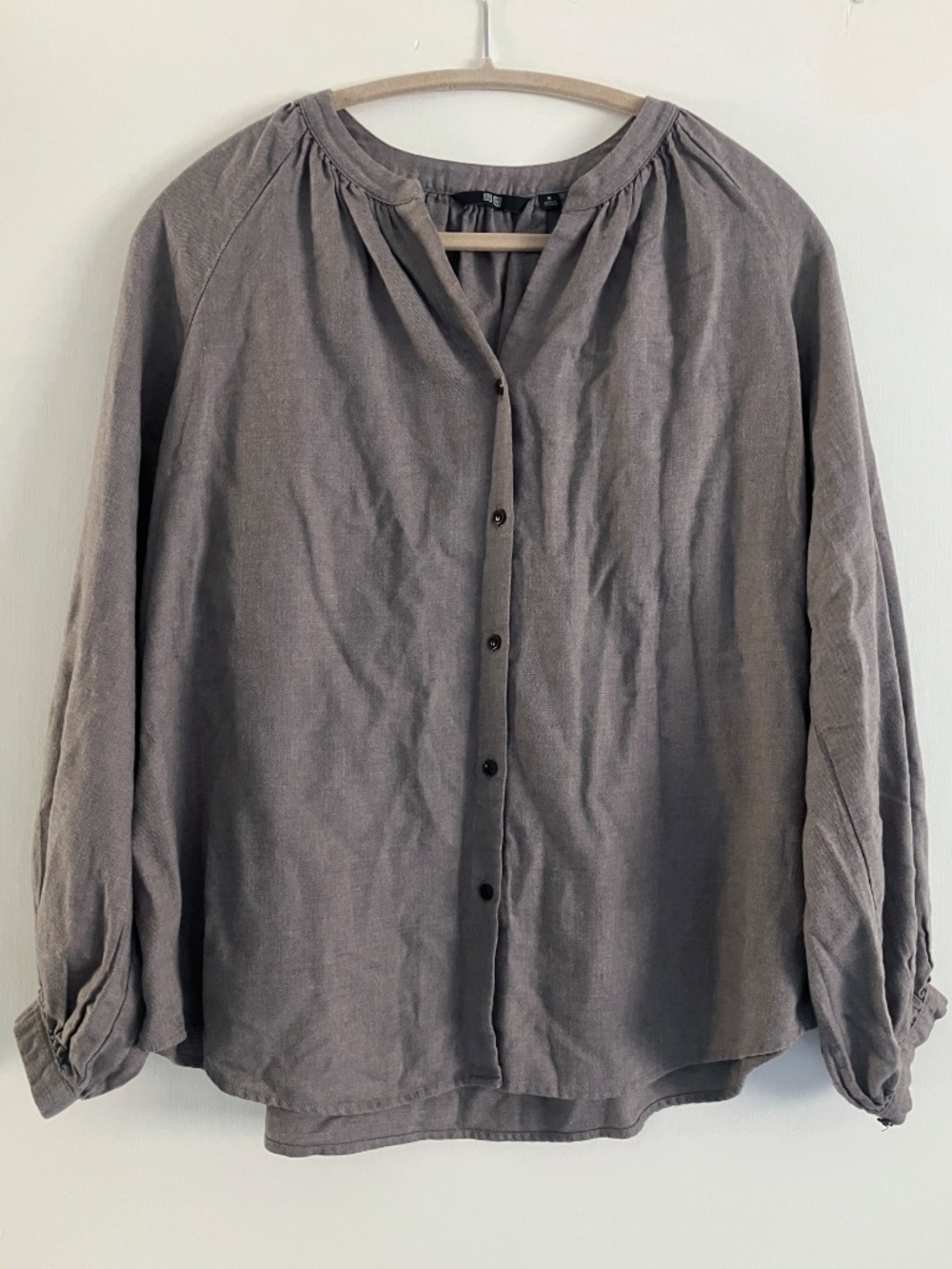 Uniqlo Button-Up Top M Gray Relaxed Raglan Sleeve Career Casual Blouse Shirt